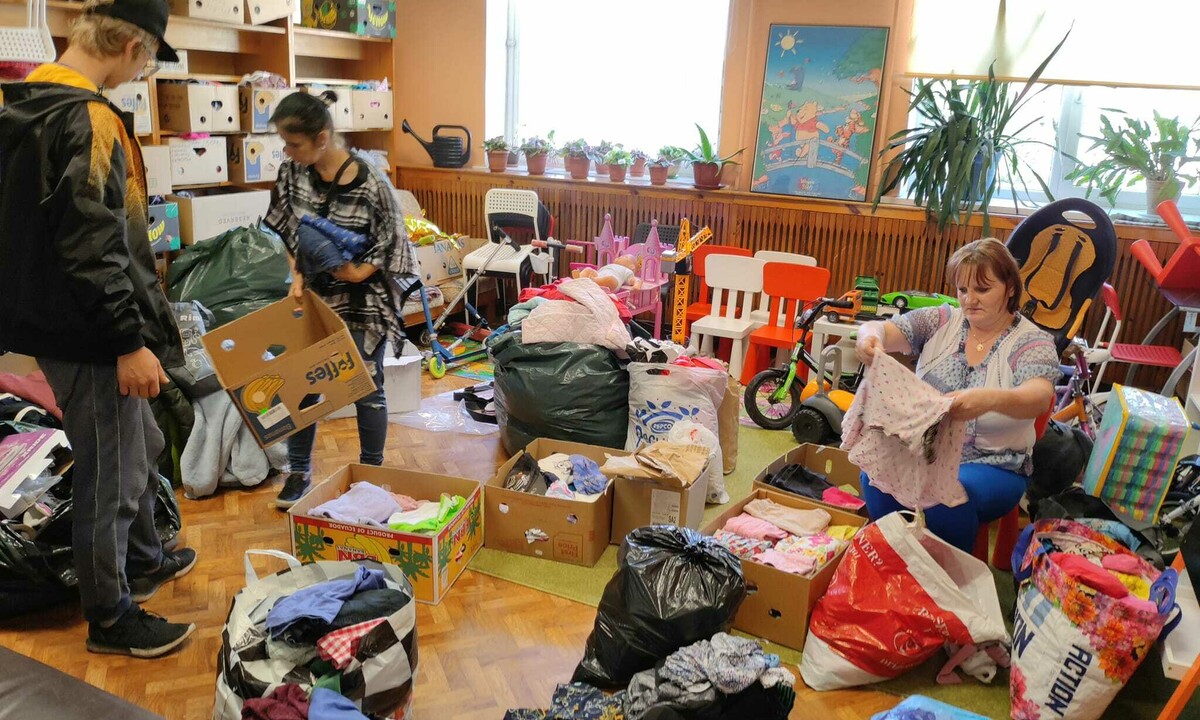 Limbažu ziedojumu centrs palīdz ukraiņu ļaudīm un iesaista jaunus brīvprātīgos