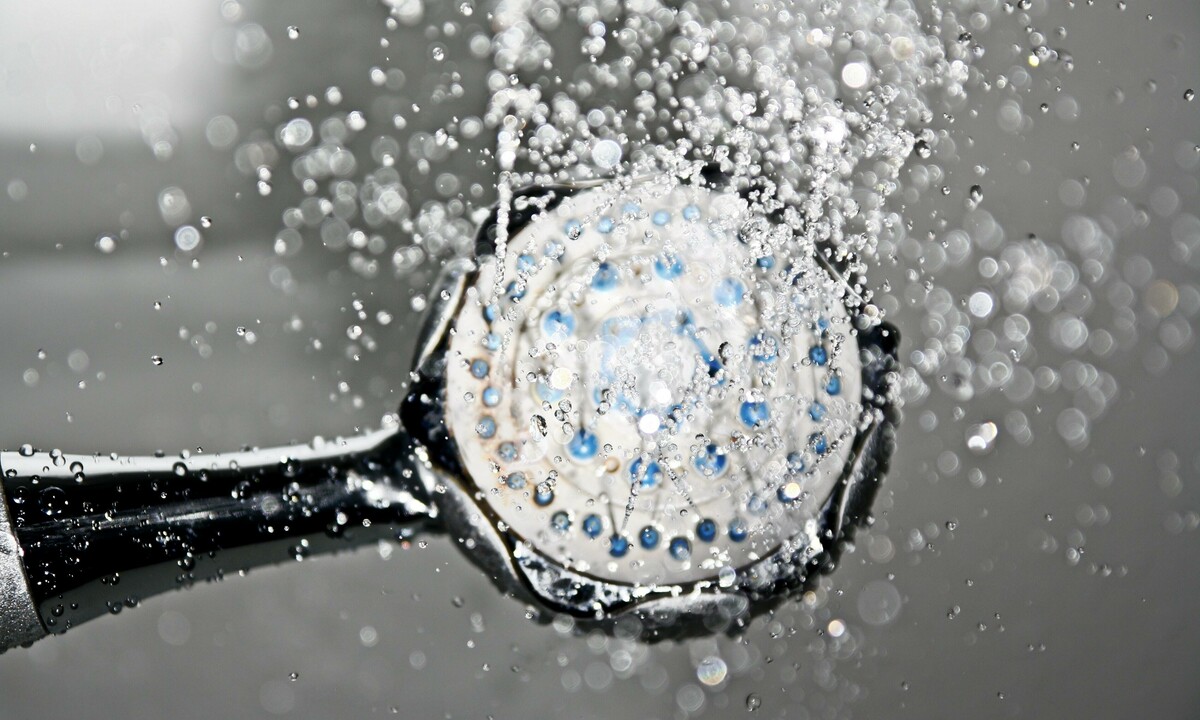LPIAA produktu testēšana. Kā var ietaupīt, mazgājoties dušā?